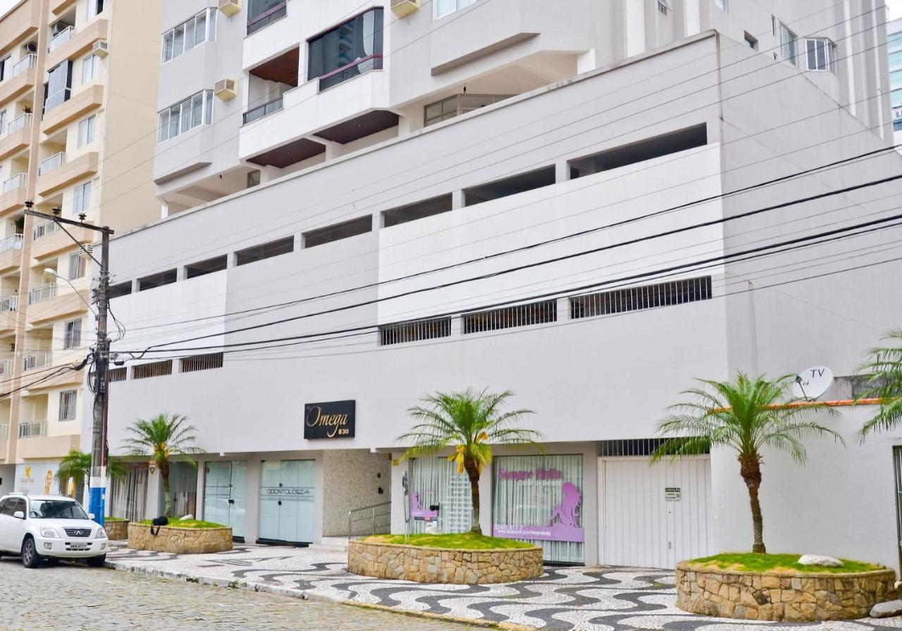 Aptos Praia Central Omega B Balneario Camboriu Exterior photo